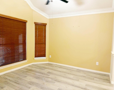 17507 N Riata Lake Drive - Photo Thumbnail 7
