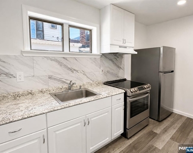 131 Hudson - Photo Thumbnail 1