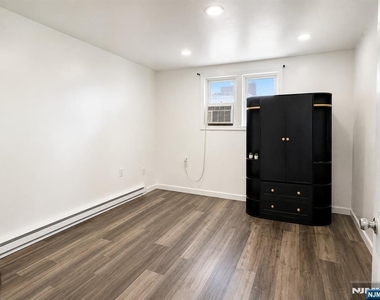 131 Hudson - Photo Thumbnail 2