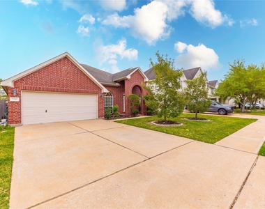 2201 Signal Hill Drive - Photo Thumbnail 1