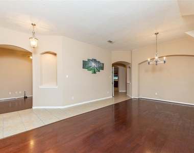 2201 Signal Hill Drive - Photo Thumbnail 13