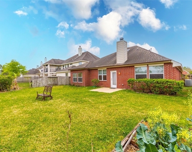 2201 Signal Hill Drive - Photo Thumbnail 33