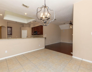 2201 Signal Hill Drive - Photo Thumbnail 10