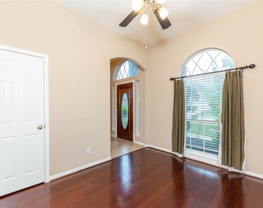 2201 Signal Hill Drive - Photo Thumbnail 20