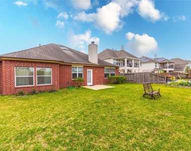 2201 Signal Hill Drive - Photo Thumbnail 32