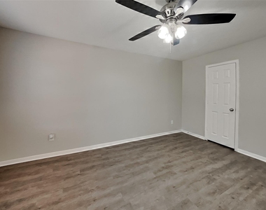 19739 Buckland Park Drive - Photo Thumbnail 16