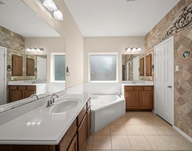 3211 London Lane - Photo Thumbnail 10