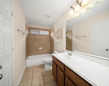 3211 London Lane - Photo Thumbnail 7