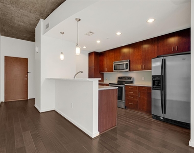 5925 Almeda Road - Photo Thumbnail 3
