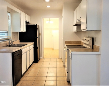 312 Brescia Street Ne - Photo Thumbnail 11