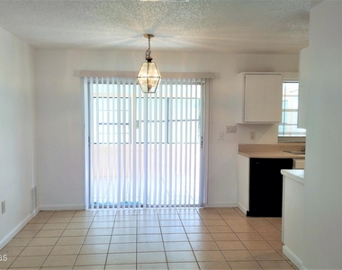312 Brescia Street Ne - Photo Thumbnail 10