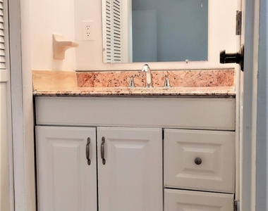 312 Brescia Street Ne - Photo Thumbnail 20