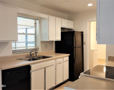 312 Brescia Street Ne - Photo Thumbnail 12