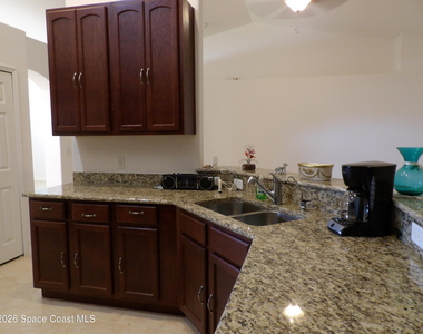483 Entrada Street Se - Photo Thumbnail 11