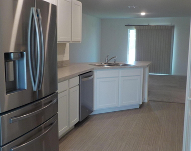 1055 Duxbury Road Se - Photo Thumbnail 2