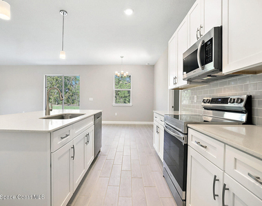 1271 Monument Avenue Se - Photo Thumbnail 9