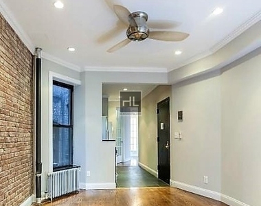 East 116 Street - Photo Thumbnail 6