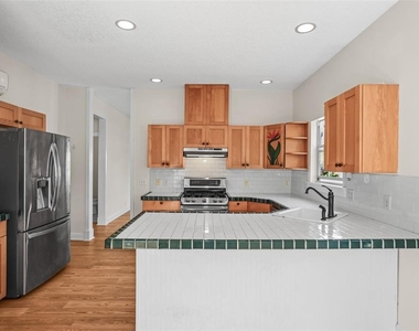 1777 Bayshore Boulevard - Photo Thumbnail 3