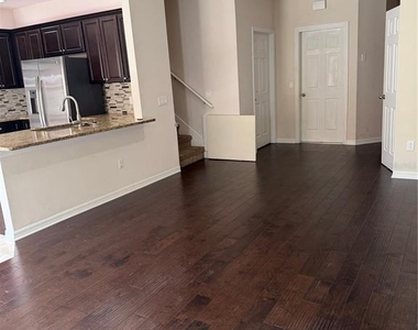 1737 Sommarie Way - Photo Thumbnail 10