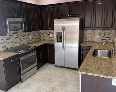 1737 Sommarie Way - Photo Thumbnail 4