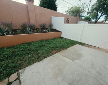 1737 Sommarie Way - Photo Thumbnail 21
