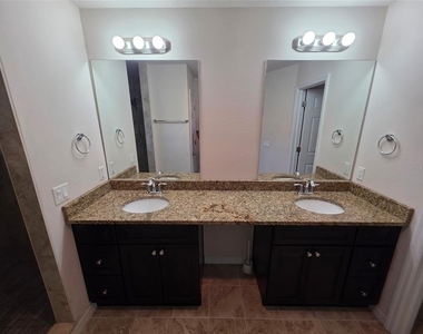1737 Sommarie Way - Photo Thumbnail 9