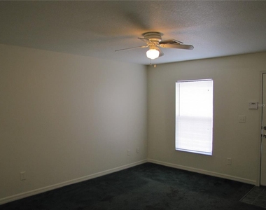 3404 N Garrison Street - Photo Thumbnail 5
