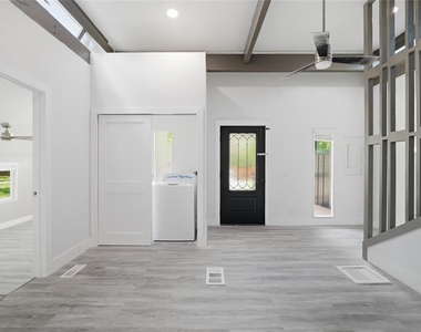 7210 Valrie Lane - Photo Thumbnail 7
