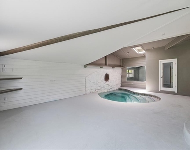 7210 Valrie Lane - Photo Thumbnail 19