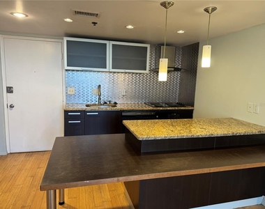 701 S Madison Avenue - Photo Thumbnail 4