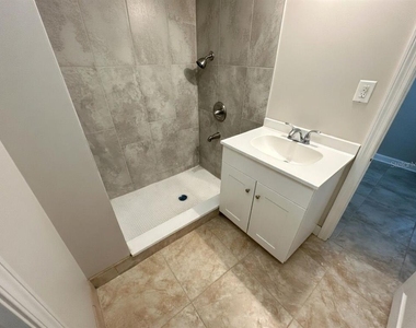 4033 Newcastle Drive - Photo Thumbnail 3