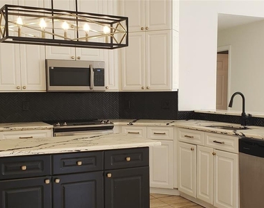 3011 Partridge Point Trail - Photo Thumbnail 6