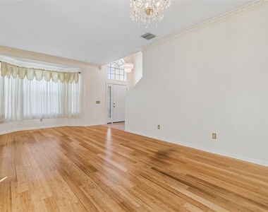 12803 Longcrest Drive - Photo Thumbnail 7