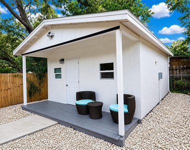 10934 N Boulevard - Photo Thumbnail 4