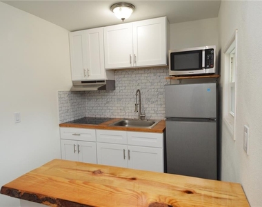 10934 N Boulevard - Photo Thumbnail 12
