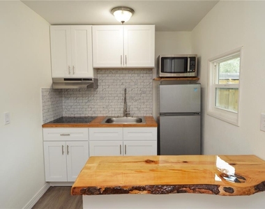 10934 N Boulevard - Photo Thumbnail 10