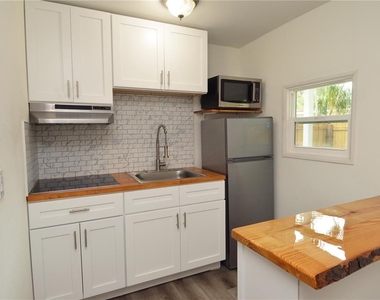 10934 N Boulevard - Photo Thumbnail 8