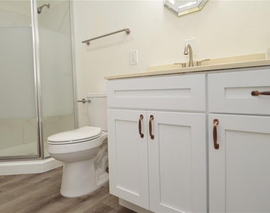 10934 N Boulevard - Photo Thumbnail 25