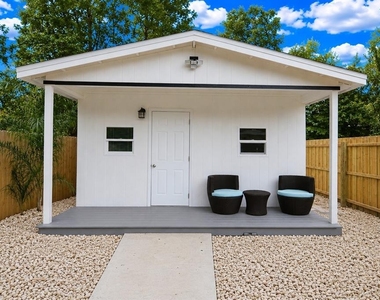 10934 N Boulevard - Photo Thumbnail 5