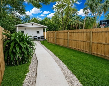 10934 N Boulevard - Photo Thumbnail 1