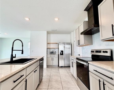 34110 Jasper Stone Drive - Photo Thumbnail 8
