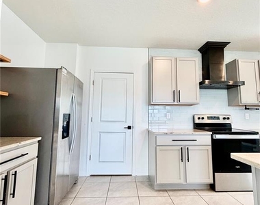 34110 Jasper Stone Drive - Photo Thumbnail 9