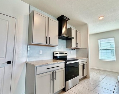 34110 Jasper Stone Drive - Photo Thumbnail 7