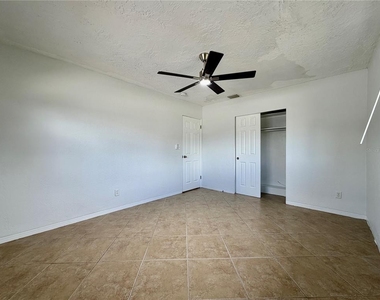 5560 14th Avenue N - Photo Thumbnail 11
