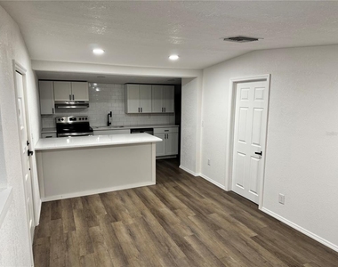 38839 Miller Avenue - Photo Thumbnail 6