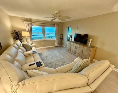 1270 Gulf Boulevard - Photo Thumbnail 5