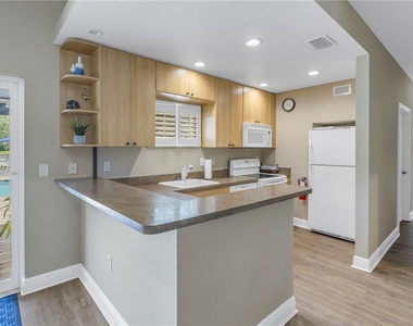 960 Starkey Road - Photo Thumbnail 40