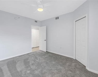 960 Starkey Road - Photo Thumbnail 7