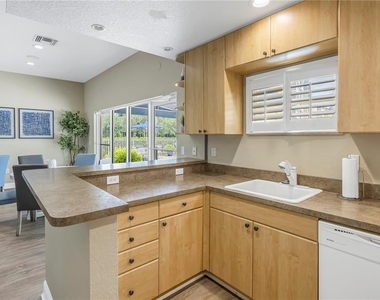 960 Starkey Road - Photo Thumbnail 42