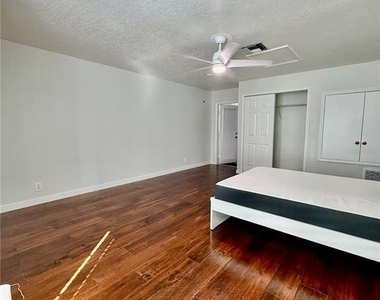 415 Celebration Avenue - Photo Thumbnail 6